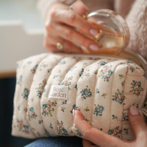 Średnia bawełniana kosmetyczka typu Box - Mini Roses - L